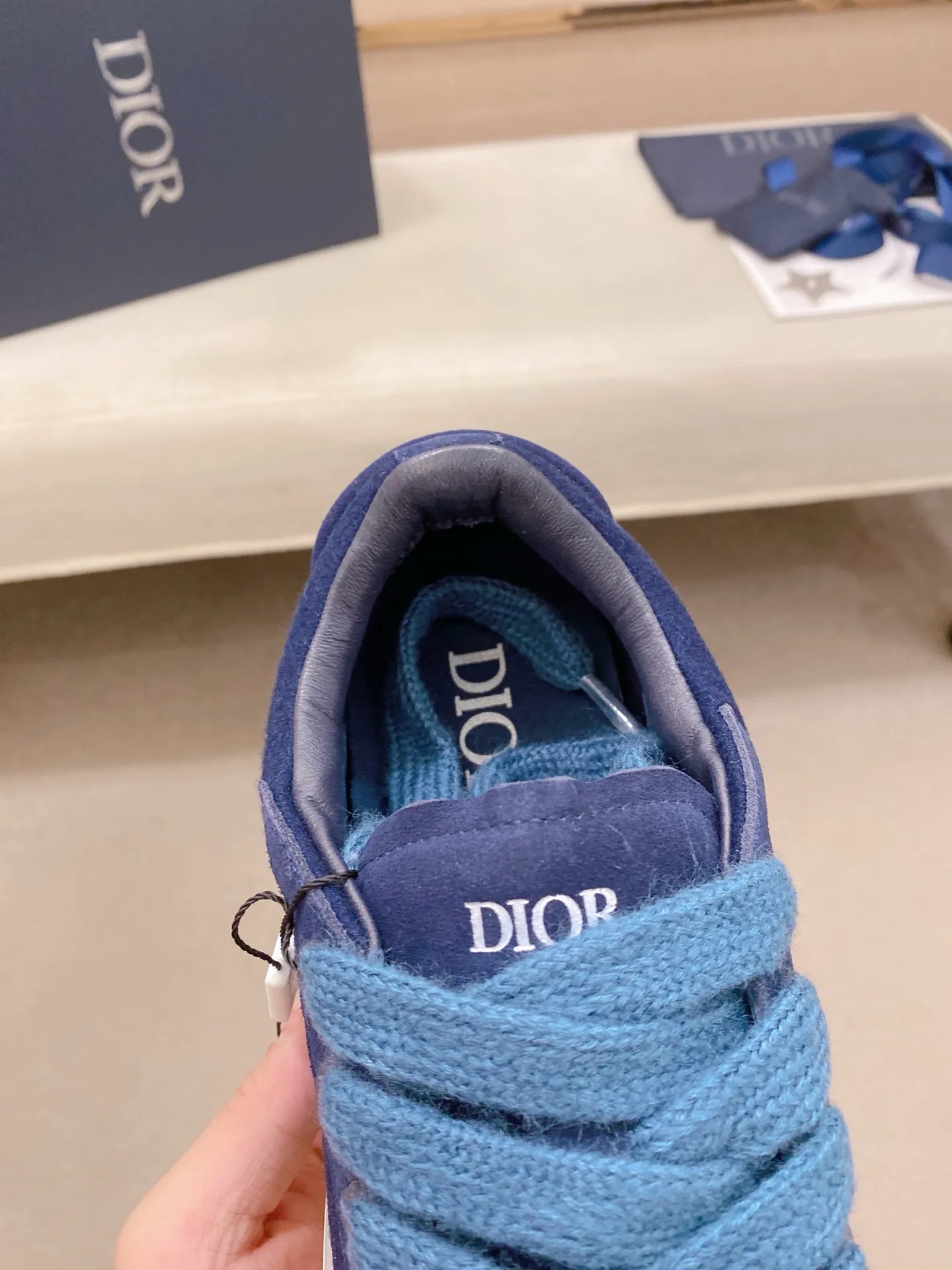 Factory price: 300 Men's shoes 💰[Dior·Dior] Top 🔍Couple style 💏🔍New casual sports style couple shoes, new four-season design, perfect workmanship, lace-up lazy style to create cabinet quality, upper: imported first-layer cowhide, sheepskin lining is soft and comfortable, ultra-light TPU wear-resistant outsole, simple, versatile fashion men's shoes, excellent color code number 35--44